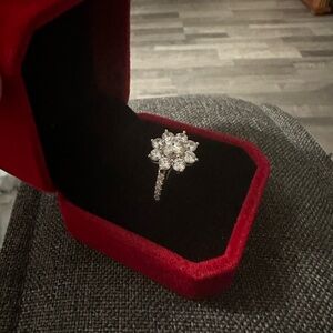 1ct Moissanite 925 Flower Floral Ring Size 7